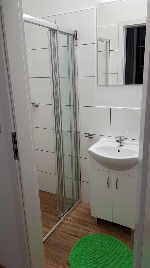 Apartament Nr 15 - 2 Pokoje Z Prywatnymi Lazienkami Centrum Poznan Poznań Exterior foto