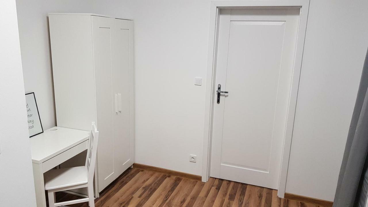 Apartament Nr 15 - 2 Pokoje Z Prywatnymi Lazienkami Centrum Poznan Poznań Exterior foto